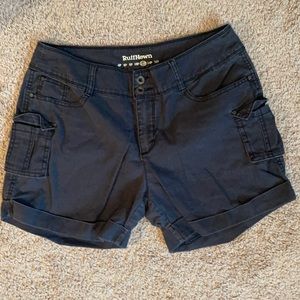 I am selling RuffHewn black, cargo short. Size 12P